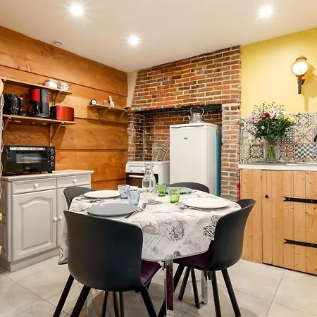 Holiday home Gite Gites De France - La Buanderie *