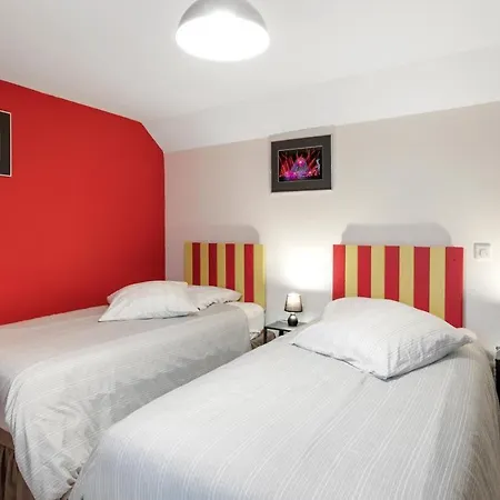 Holiday home Gite Gites De France - La Buanderie Saint-Saens