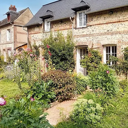 Holiday home Gite Gites De France - La Buanderie