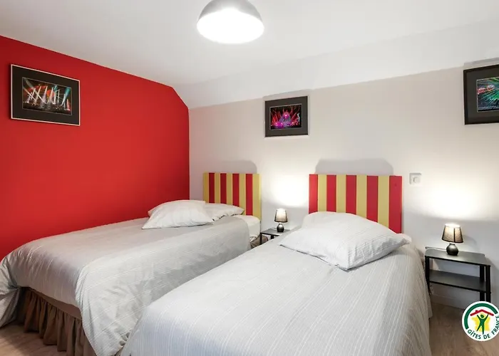 Holiday home Gite Gites De France - La Buanderie Saint-Saens